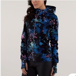 Lululemon Women's Black Floral Scuba Long Sleeve Full Zip Hoodie Size 6